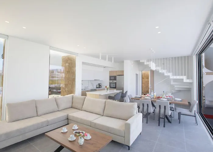 Holiday home Ferienvilla Vie Bleu Mit Grossem Pool By Interhome