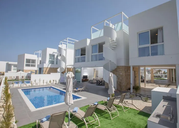 Casa de Férias Ferienvilla Vie Bleu Mit Grossem Pool By Interhome