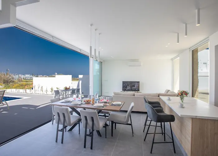 Ferienvilla Vie Bleu Mit Grossem Pool By Interhome *